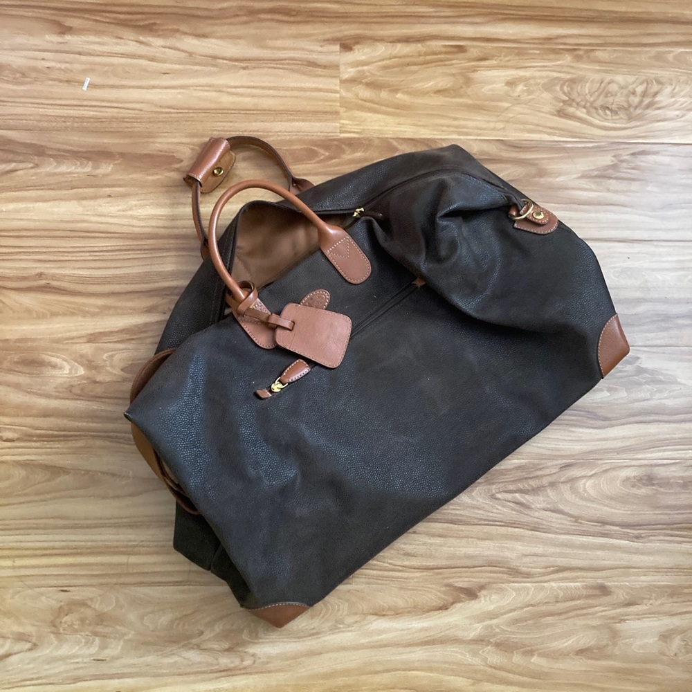LIKE NEW - Bric’s Borsone leather Travel Bag Brown/Tobacco with Subaru tag